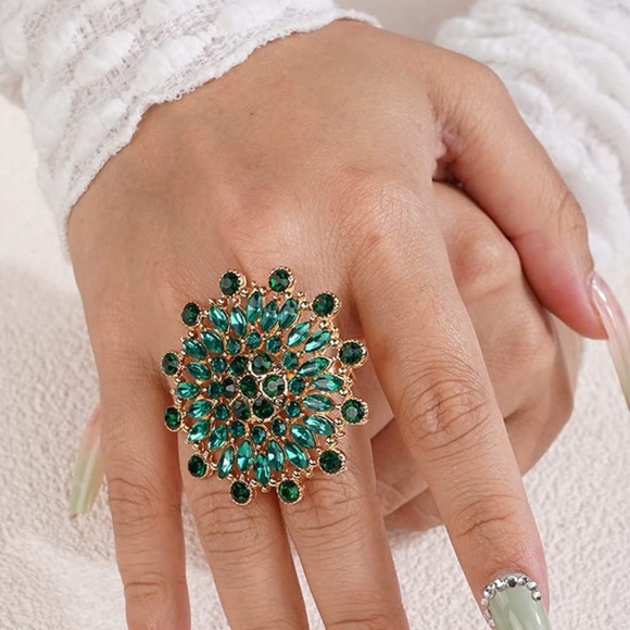 Rhinestone Flower Fashion Ring Green ~ New - Picture 3 of 11